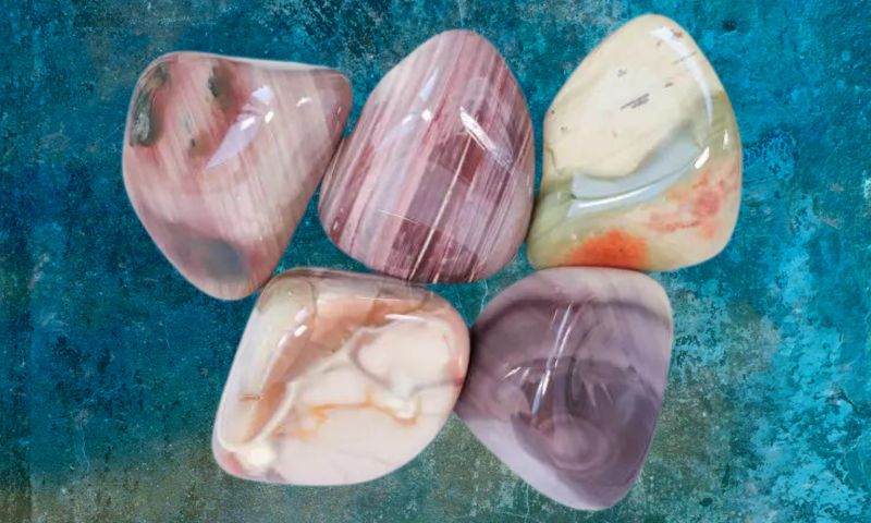 De liefdevolle bescherming van Imperial Jaspis